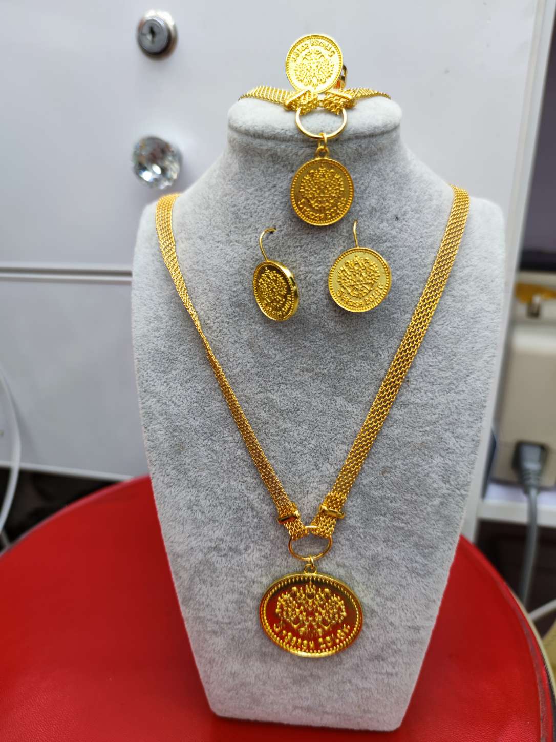 镀金保色饰品