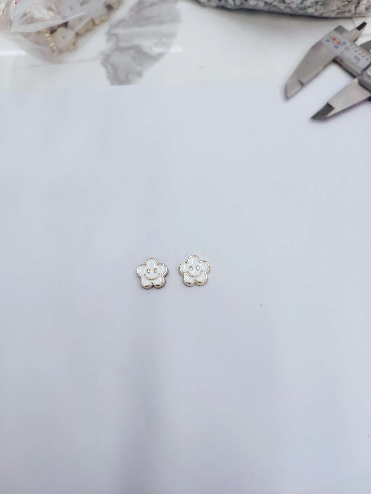 塑料笑脸鞋花 圆形 花形笑脸鞋扣 创意塑料铆钉鞋子箱包服装帽子装饰配件