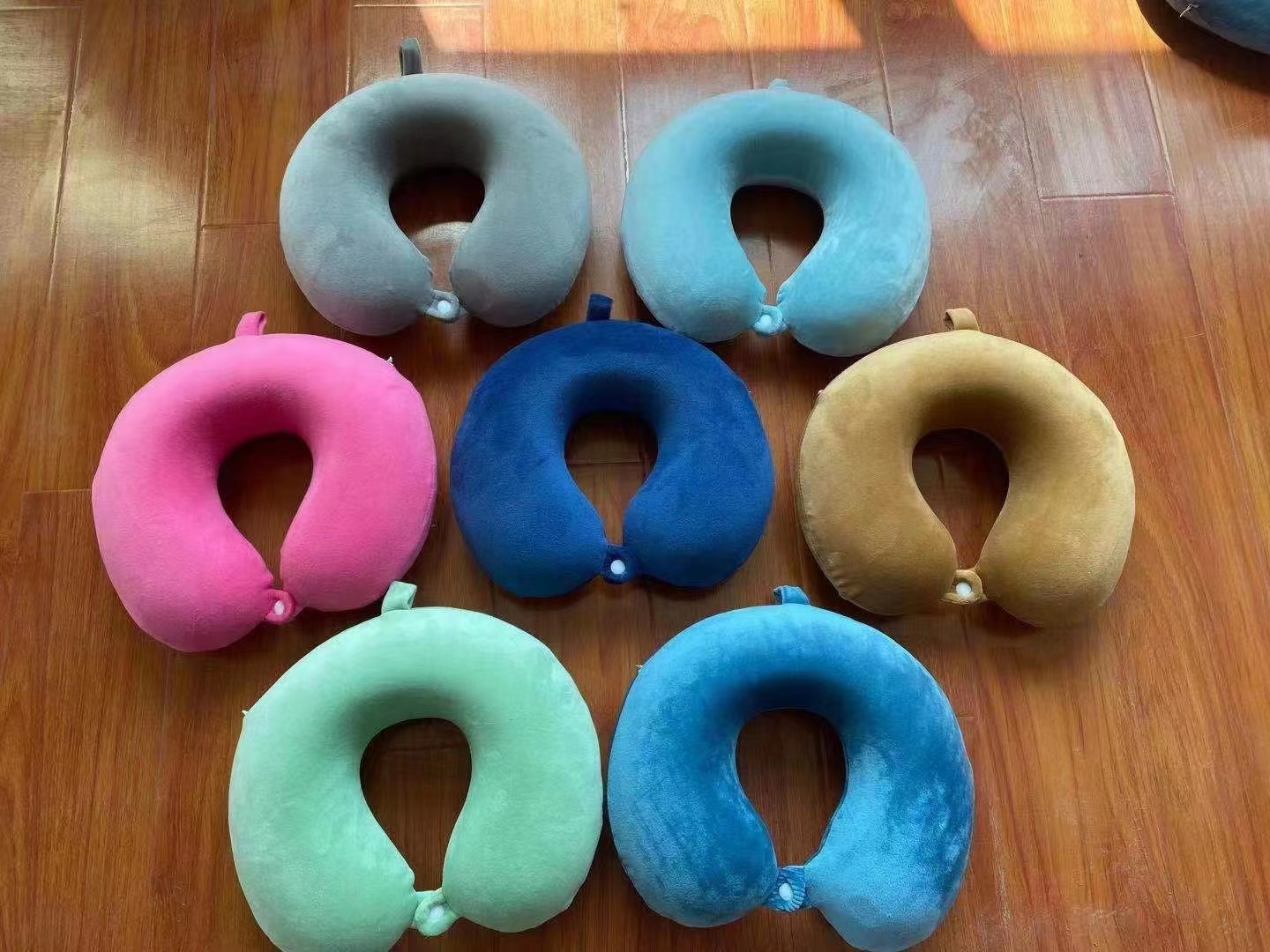 Solid-color memory foam U-shaped pillow, round travel neck pillow, memory foam U-shaped pillow