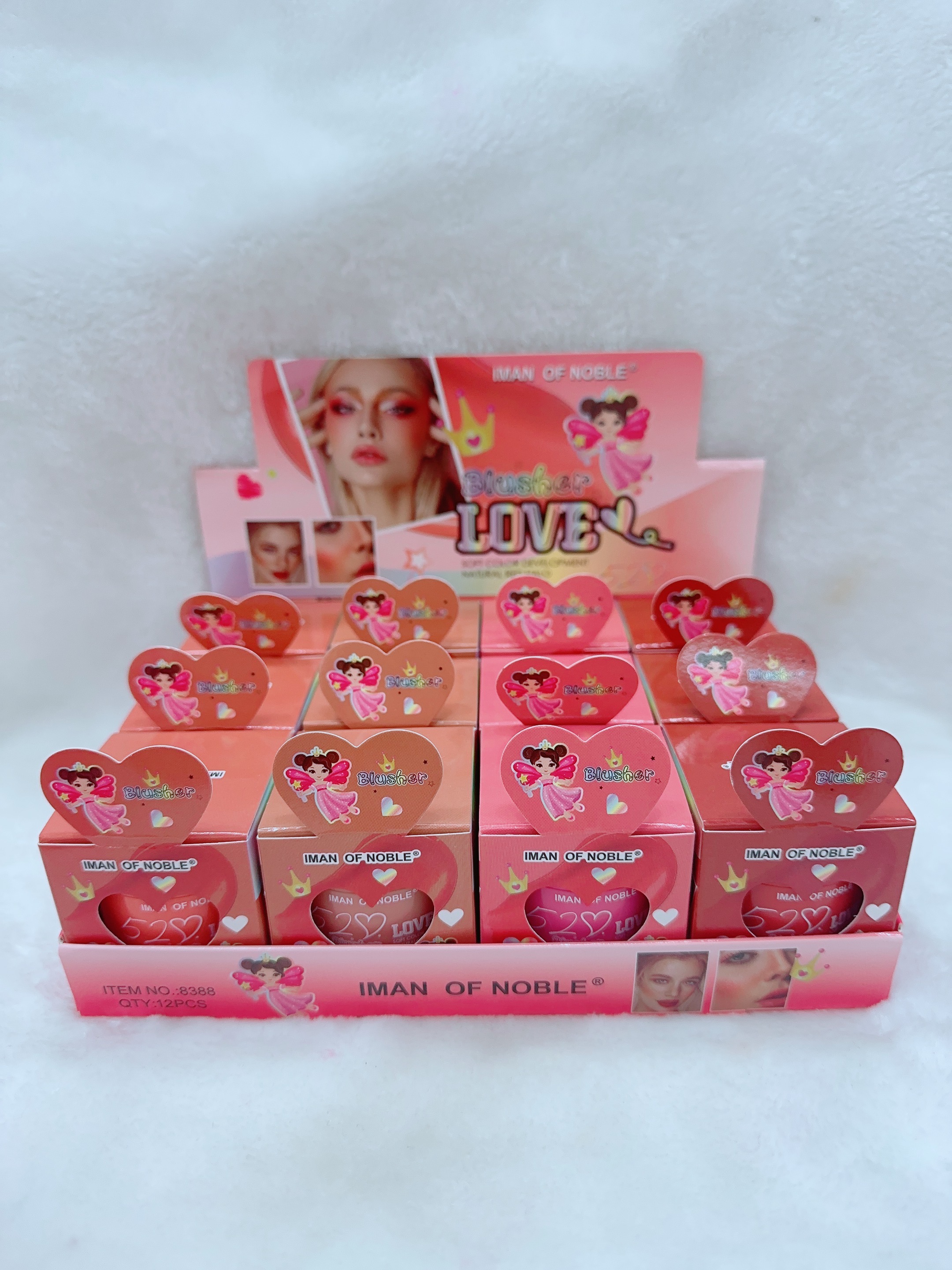 IMAN OF NOBLE's new liquid blush is of high appearance level, sweet and tender. The 520 heart-shaped seal blush makes you look fair without makeup, naturally clear and transparent, without any powdering sensation, full of vitality and low saturation Item Picture