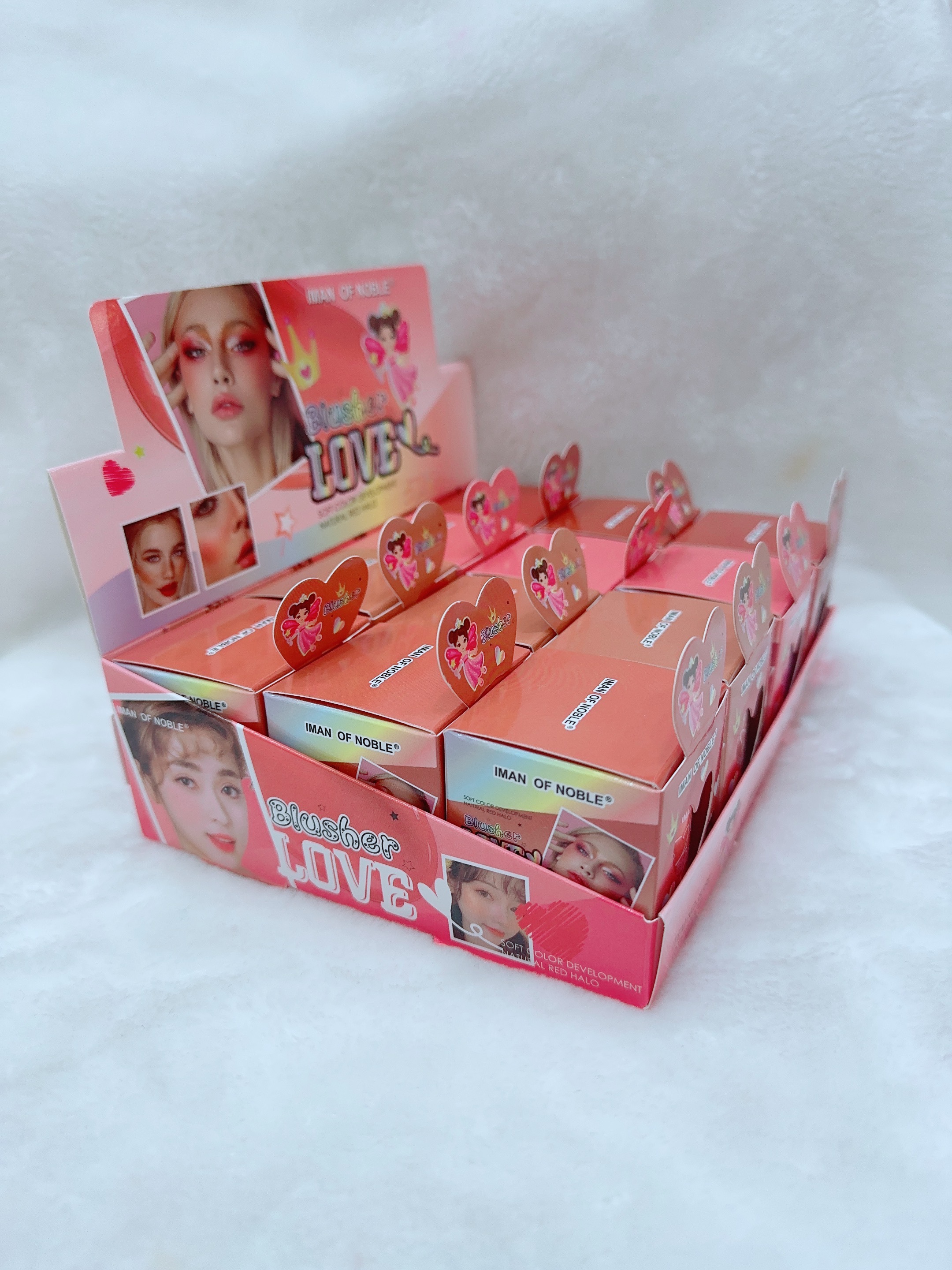 IMAN OF NOBLE's new liquid blush is of high appearance level, sweet and tender. The 520 heart-shaped seal blush makes you look fair without makeup, naturally clear and transparent, without any powdering sensation, full of vitality and low saturation details Picture