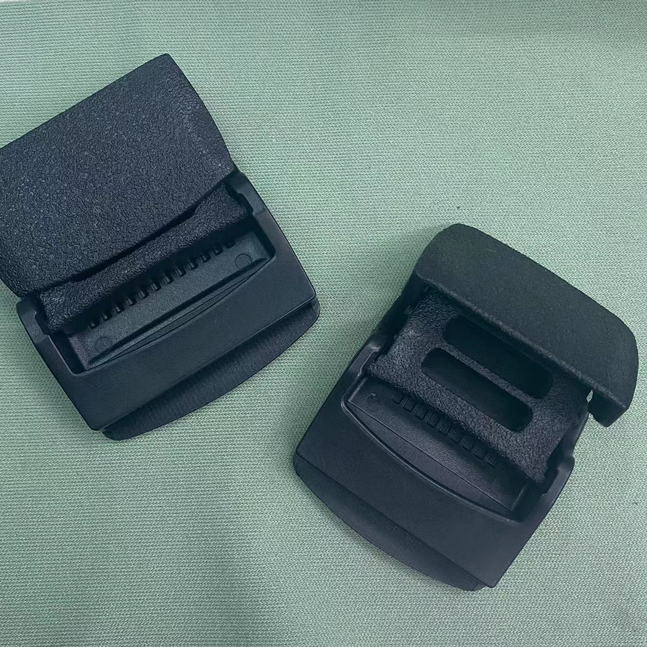 Wholesale and retail of POM plastic steel belt buckles and plastic belt buckles for 3.2CM and 3.8CM webbing in stock Specification image