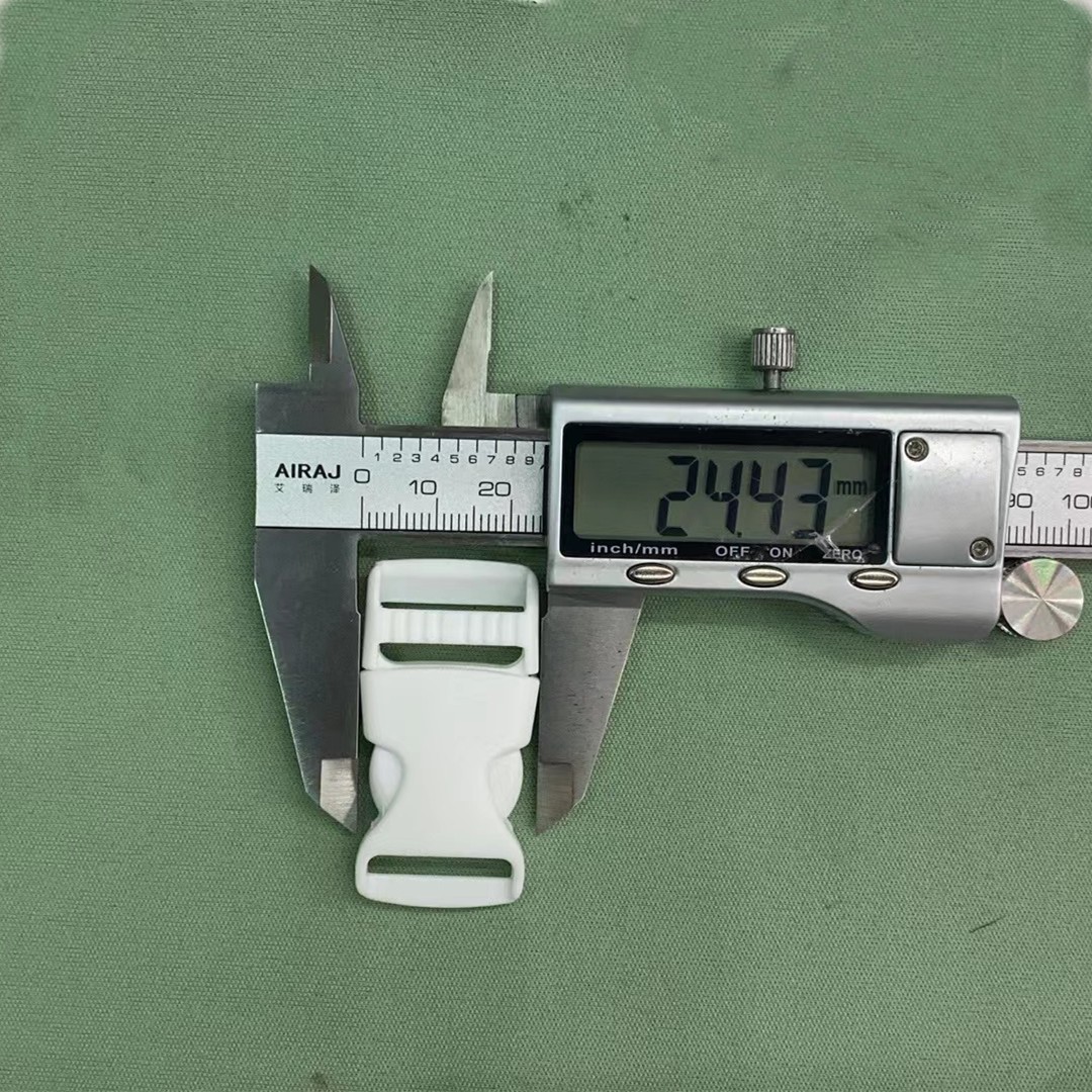 20MM束腰插口/白色2CM内径/儿童安全插口白底实物图