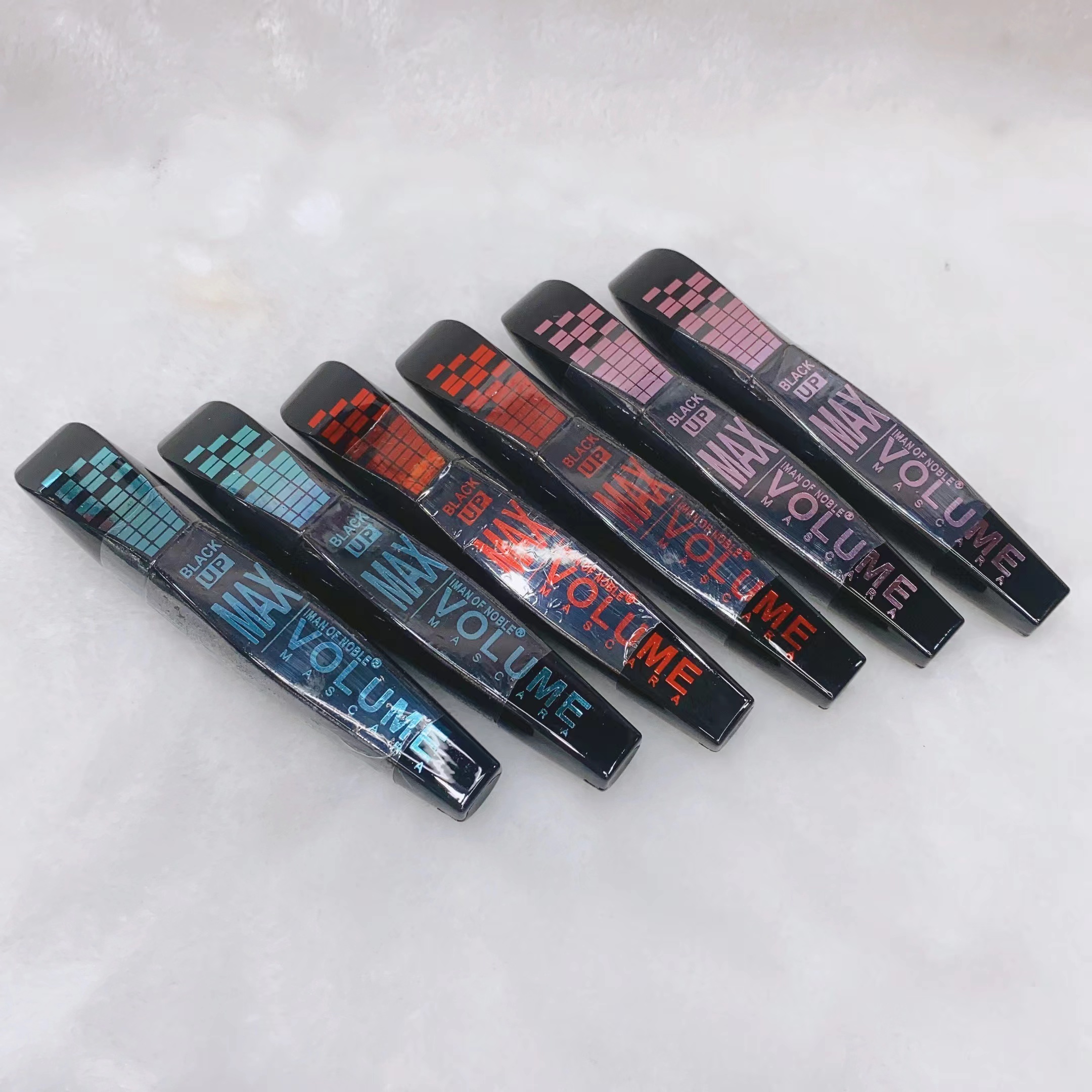 IMANNOBLE新款睫毛膏/小时持久不晕妆/防水防汗/品质优良/超强持久/睫毛卷翘/深邃睫毛/增长睫毛白底实物图