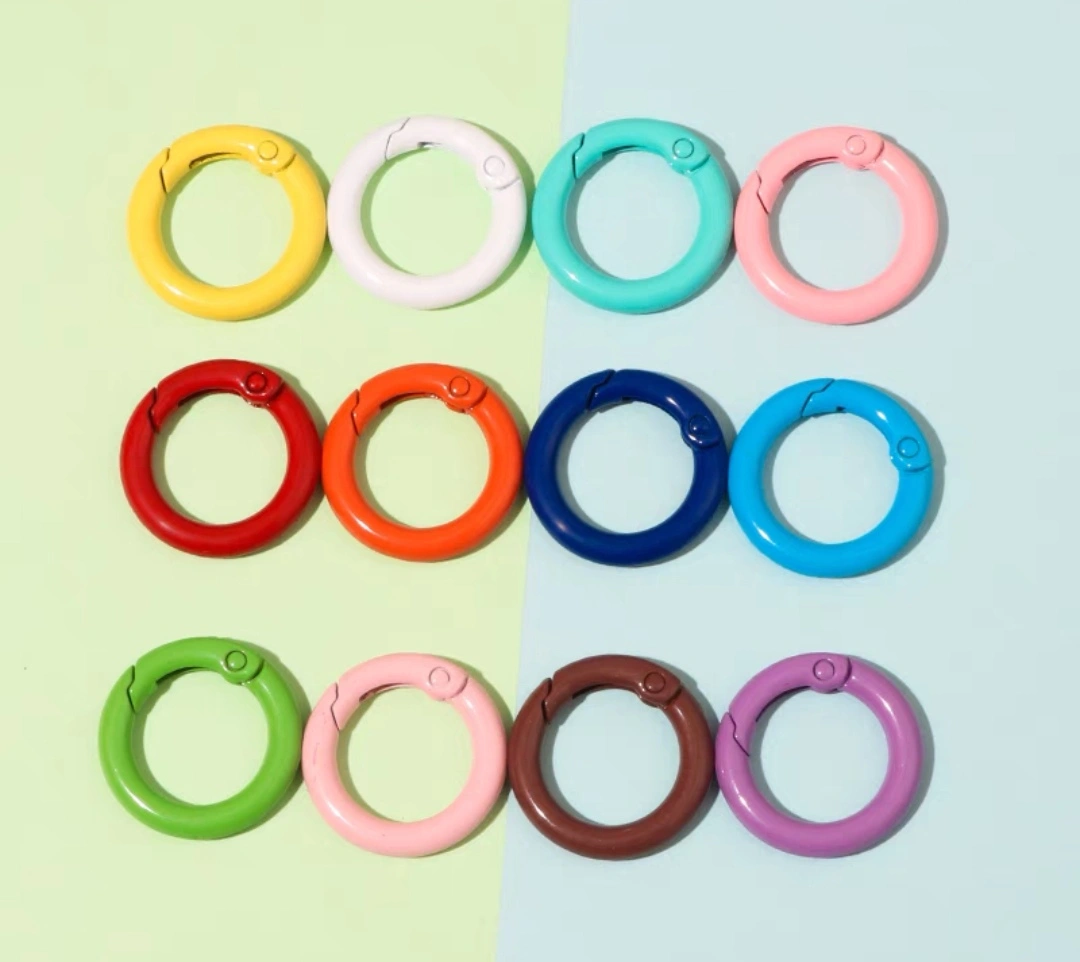 Seven-color candy color series, colorful spray-painted alloy keychain, keychain ring, keychain opening ring, baked paint candy, colorful spring pendant, DIY luggage and car hanging ring accessories, materials detail image 2