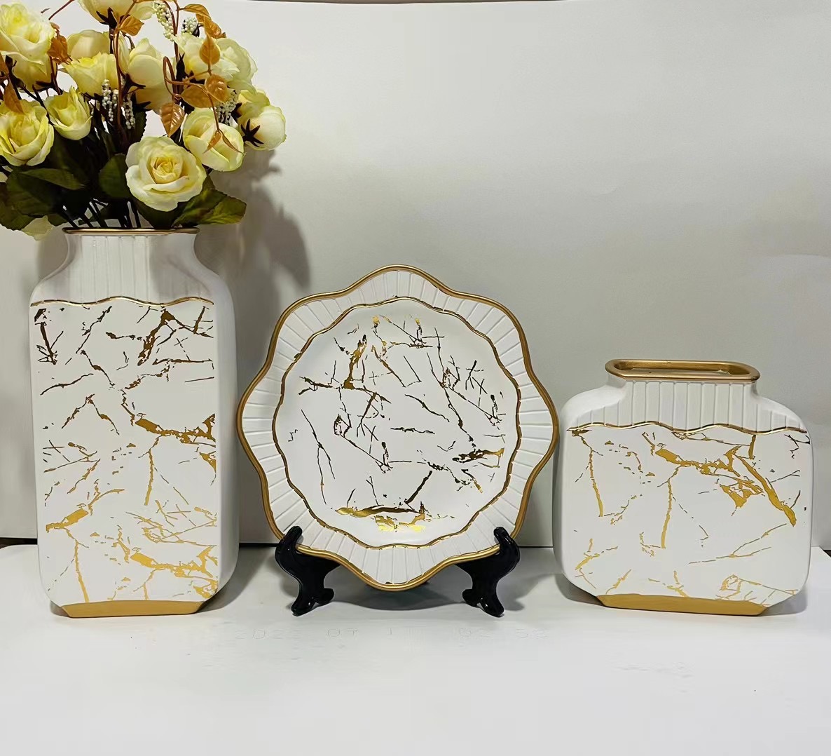 2025chinagoods Hotel Home Decoration Items, creative handicrafts, living room, bedroom, Study, TV cabinet, wine cabinet, bookcase three-piece set, flower arrangement details Picture