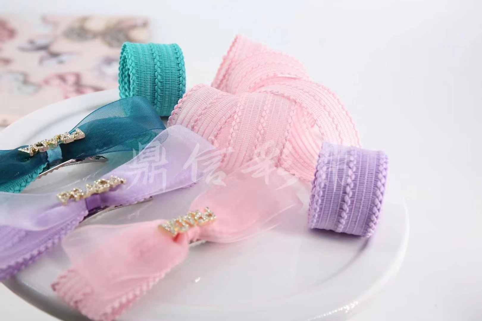 Korean-style simple wavy hook straps, handcrafted DIY bags, clothing accessories, shoes, hats, hair clips, accessories, spring and summer bestsellers, elegant bows Item Picture