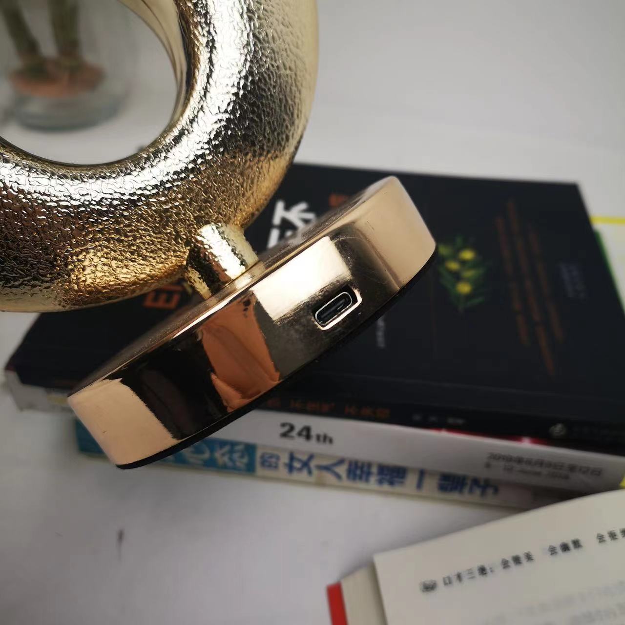 European-style creative desk lamp for bedroom, INS girl style, bedside lamp for bedroom, warm light, cozy and romantic, touch sensor Specification image