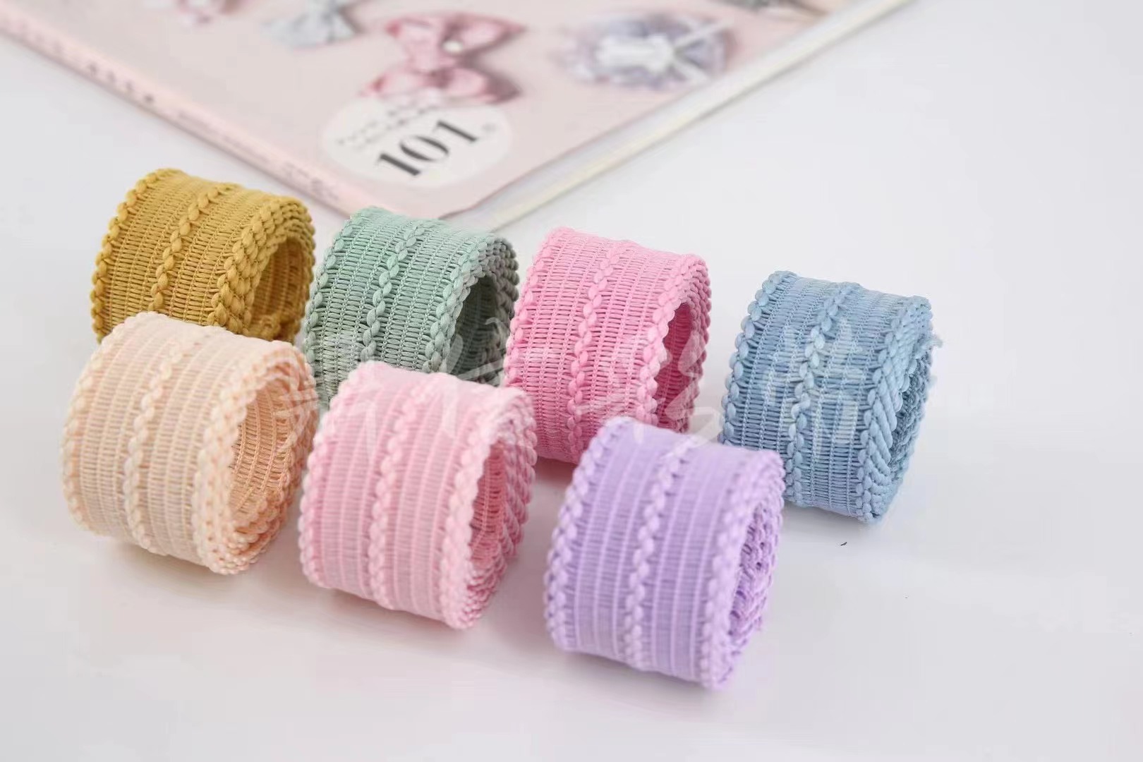 Korean-style simple wavy hook straps, handcrafted DIY bags, clothing accessories, shoes, hats, hair clips, accessories, spring and summer bestsellers, elegant bows Application Scenario
