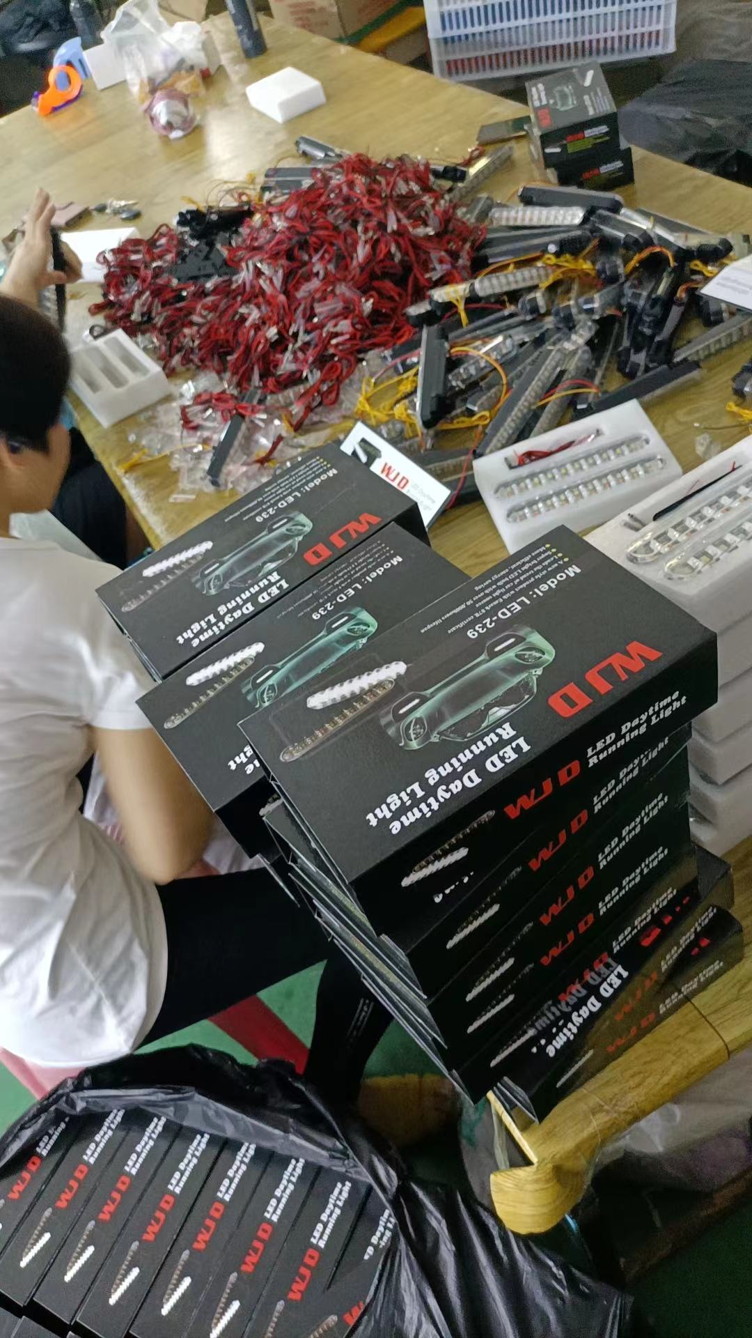 日行灯/汽车配件/装饰灯白底实物图