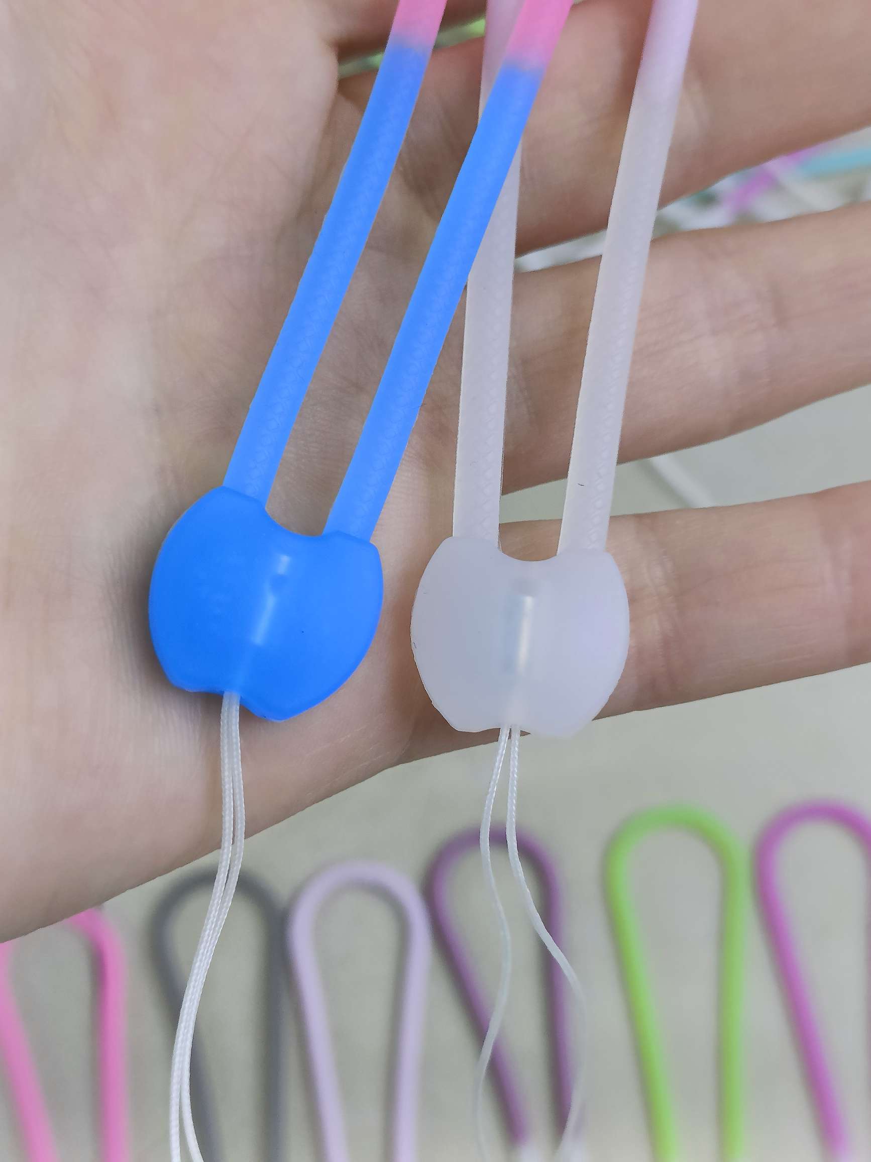 هاتف السيليكون المعلق بحبل بلونين واحد detail image 3