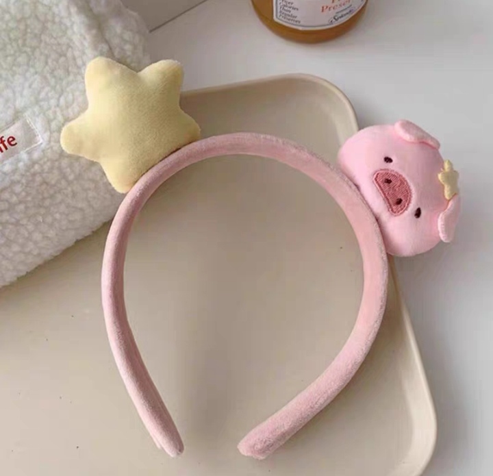 Cute Piglet Five-Pointed Star Headband full figure