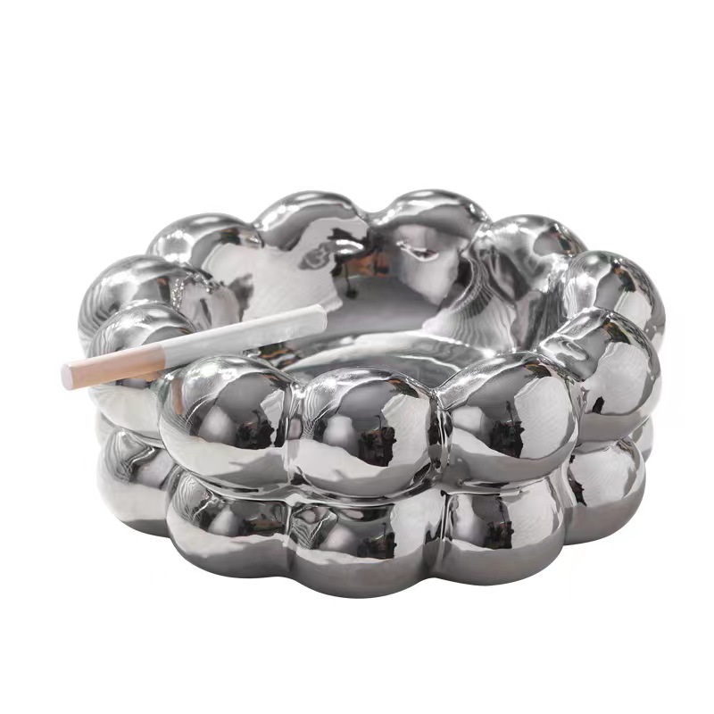 家用烟灰缸实物图