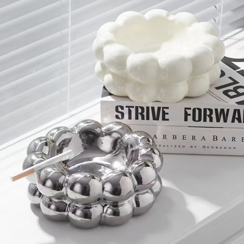 Gold-plated and silver-plated creative ashtrays, high-end ceramic living room decorations, cotton windproof ashtrays, porcelain handicrafts