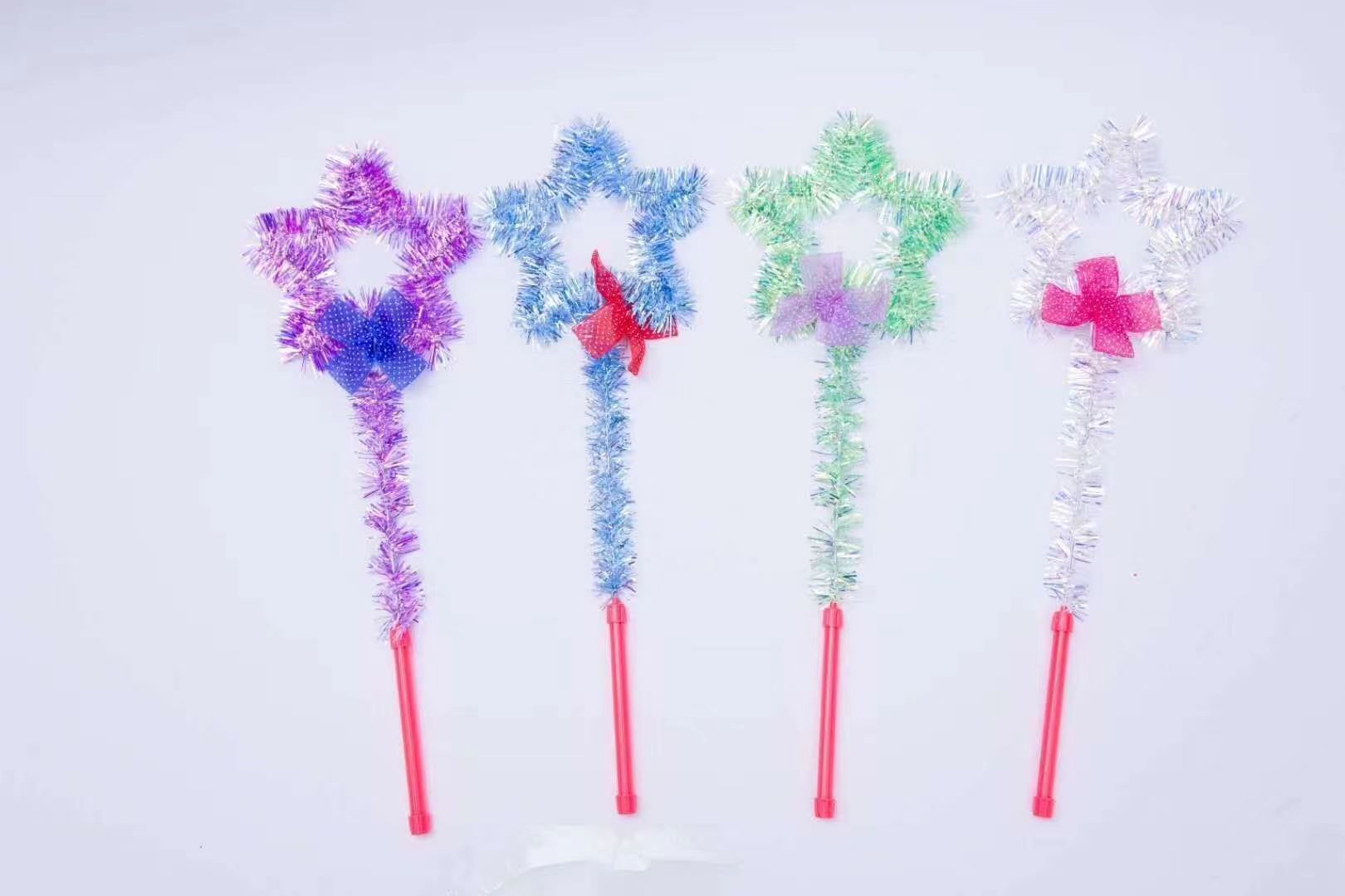 A girl's night-time golden thread cartoon romantic fairy flash wand is a must-have for date confessing and taking photos Application Scenario