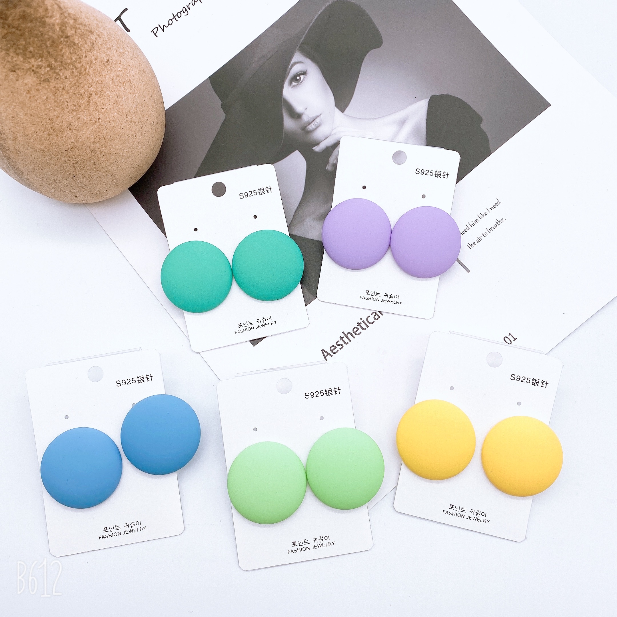 New earrings from Dongdaemun, South Korea, Morandi multi-color earrings, fashionable and versatile, are popular online bestsellers. Women's semi-round stud earrings