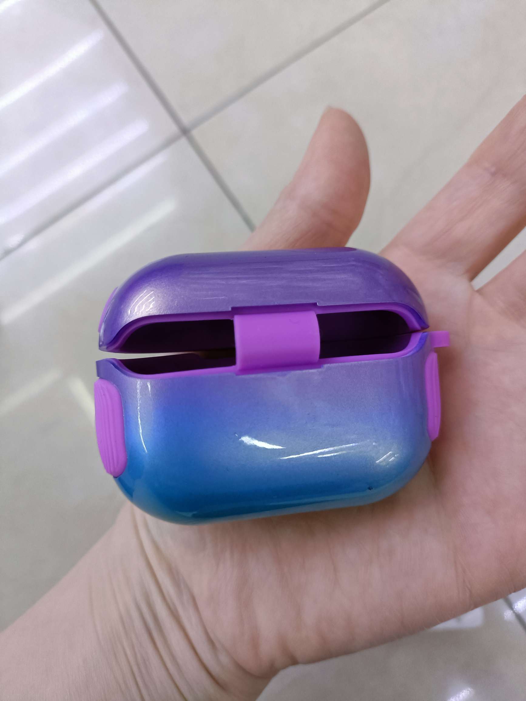 Colorful gradient two-layer Bluetooth headphone case detail image 5