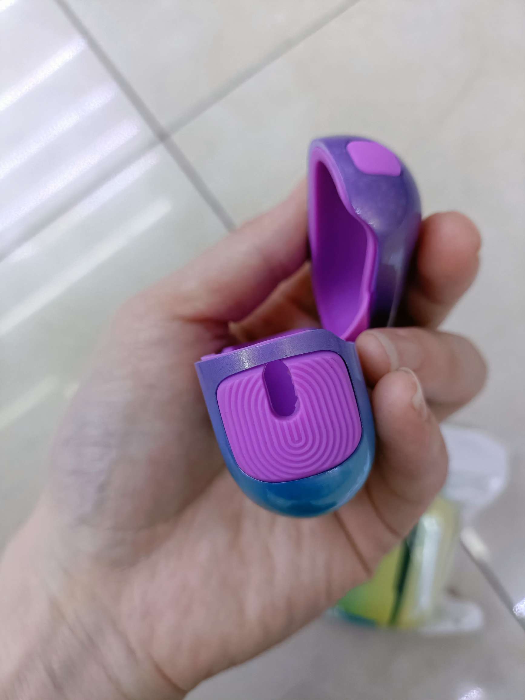 Colorful gradient two-layer Bluetooth headphone case detail image 6