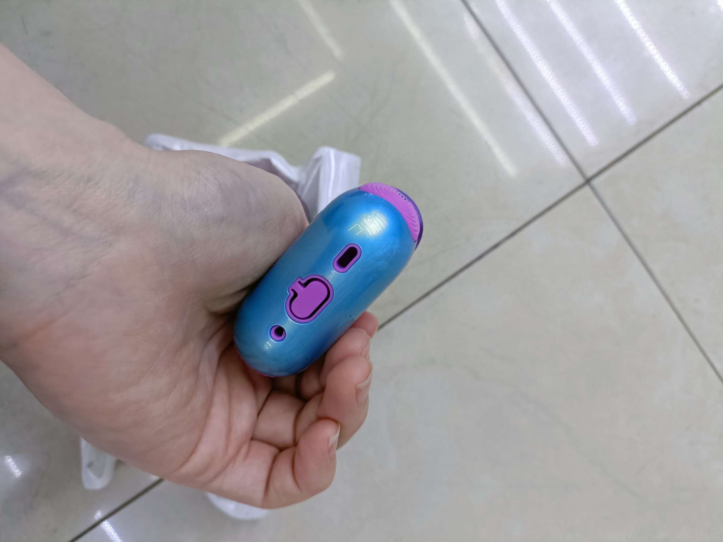 Colorful gradient two-layer Bluetooth headphone case Item Picture