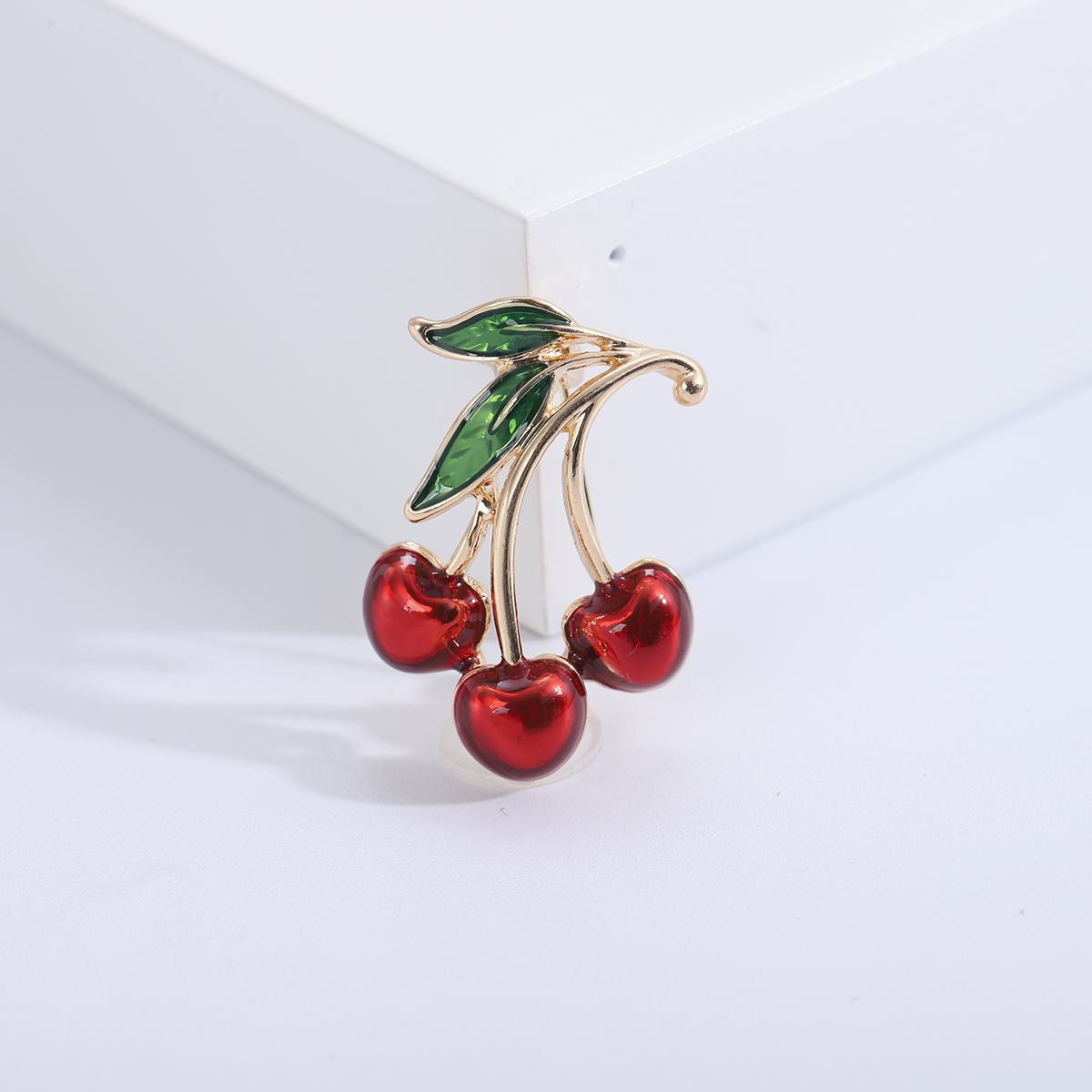 Factory direct sales, creative and light luxury new best-selling water diamond oil drip cherry stainless steel brooch, anti-leakage, light luxury creative retro brooch, simple and fashionable accessory pin Specification image