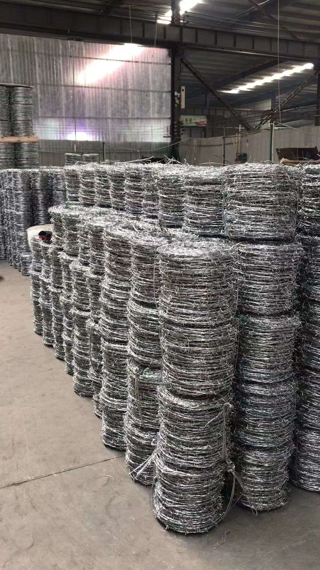 铁丝网 铁丝刺绳 正反捻刺绳 镀锌刺绳钢丝刺绳铁丝网带刺监狱隔离围栏网围墙不锈钢防爬刺铁蒺藜防盗刀片刺绳防攀爬刀刺网学校