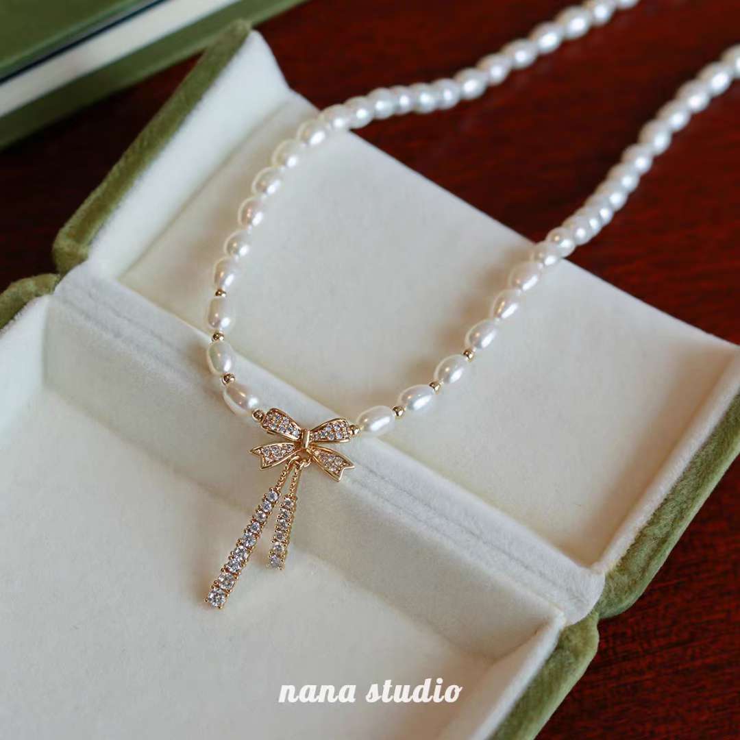 Natural freshwater pearl necklace, light luxury, niche bow necklace, collarbone chain, feminine charm