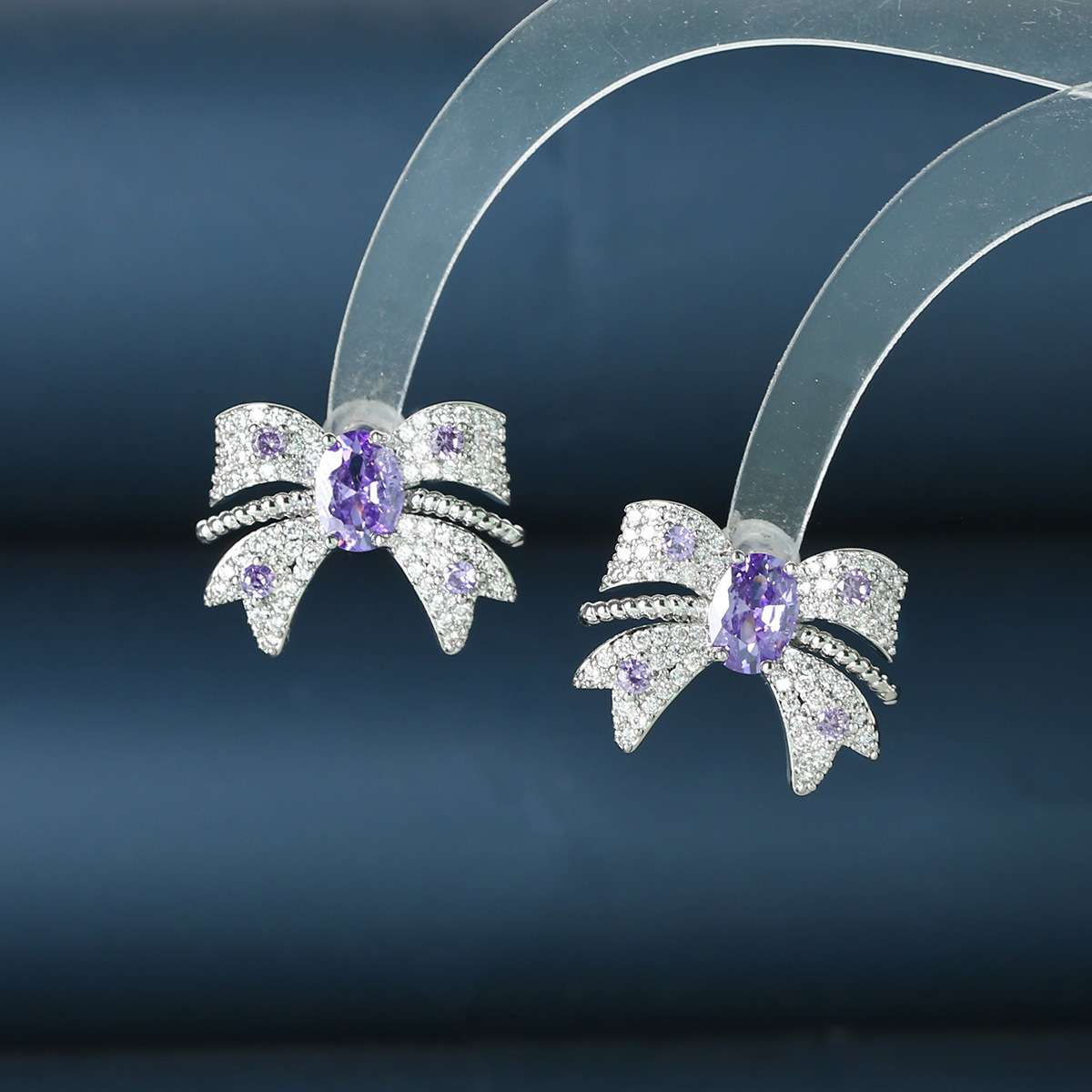 Sweet and elegant stud earrings for women, three-dimensional micro-inlaid zircon girlish bow earrings, high-end and niche design earrings Specification image
