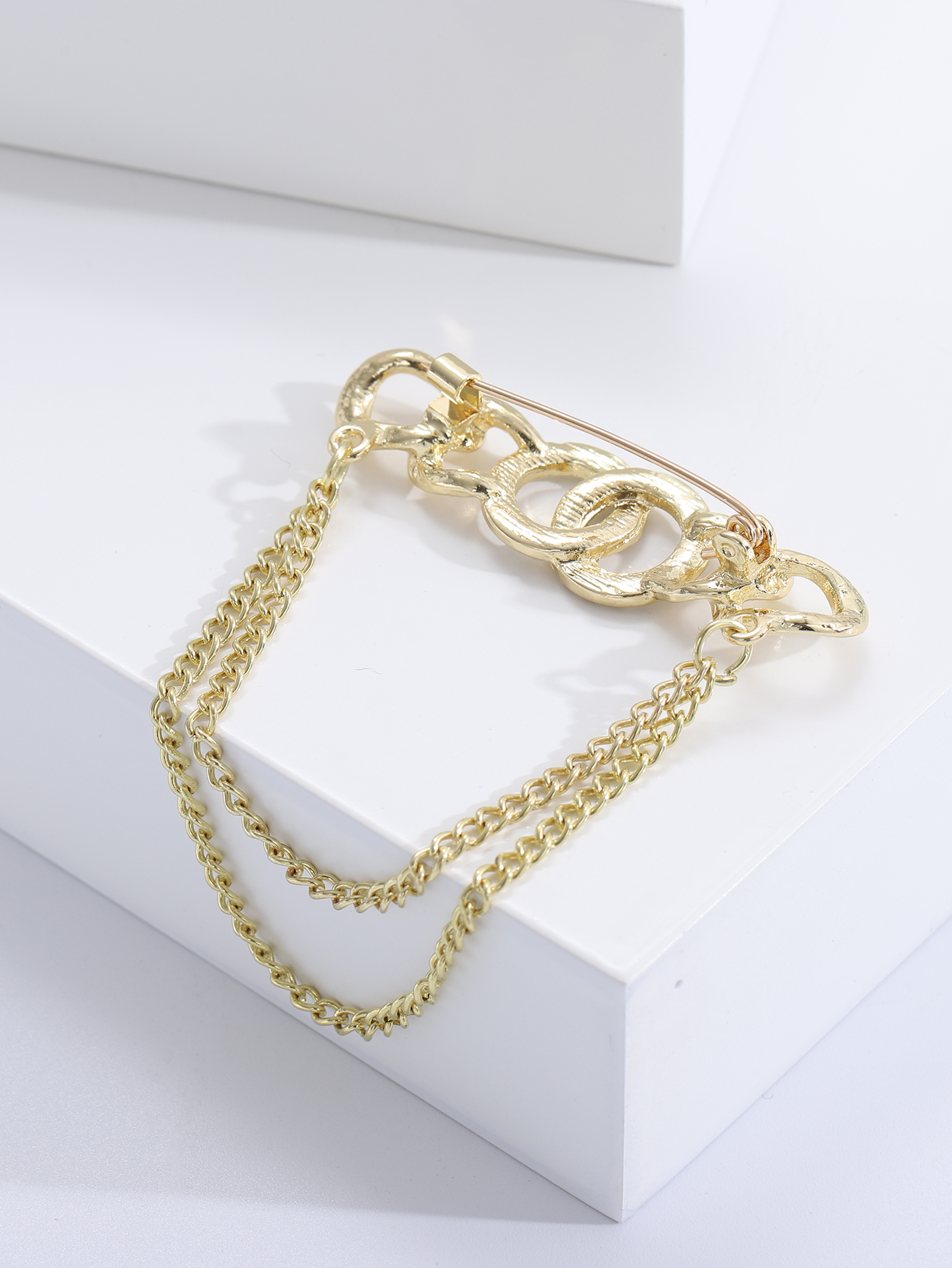 Factory direct sales, creative and light luxury new best-selling retro water diamond tassel stainless steel brooch, anti-glare brooch, light luxury creative retro brooch, simple and fashionable accessory pin Specification image