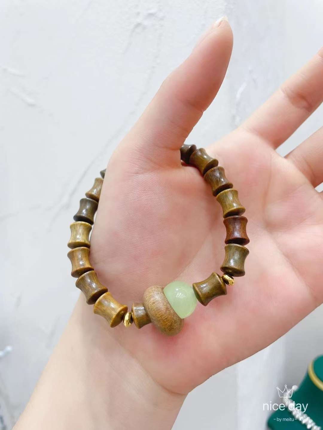 Jiejie High sandalwood bracelet detail image 9