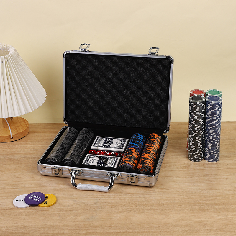 200片筹码铝箱套装德州游戏筹码扑克骰子套装休闲娱乐专用图