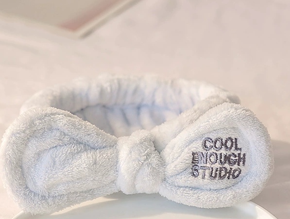 Embroidered Letter Headband Face Wash Wristband 9 Colors Application Scenario