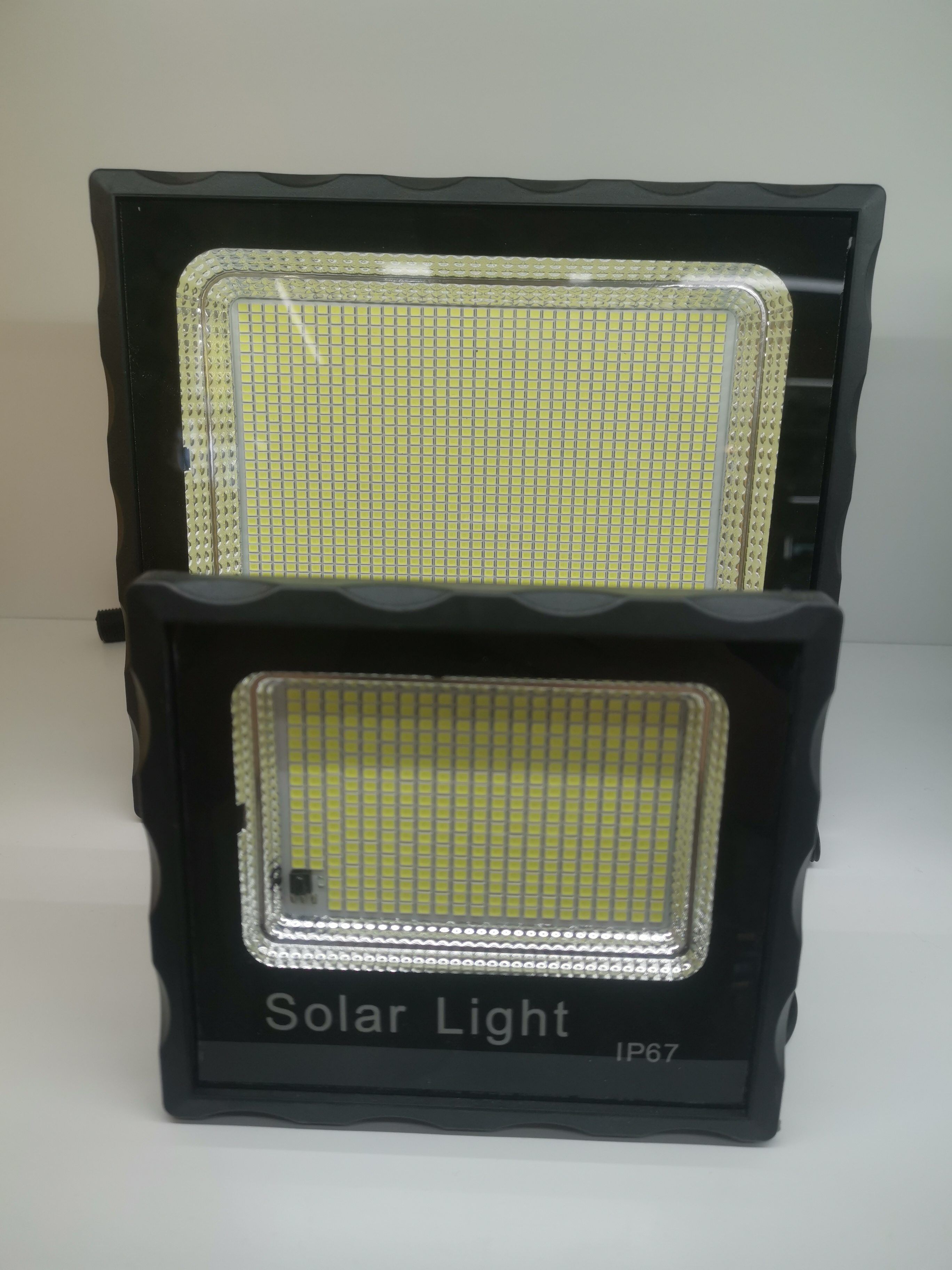 Luz de proyección solar serie de copa de bocal grande al aire libre con control remoto super brillante espacio-tiempo split panel solar ABS plástico hierro batería de litio resaltado 2835 luz cuentas caja de color paquete split espuma paquete integrado con barra details Picture