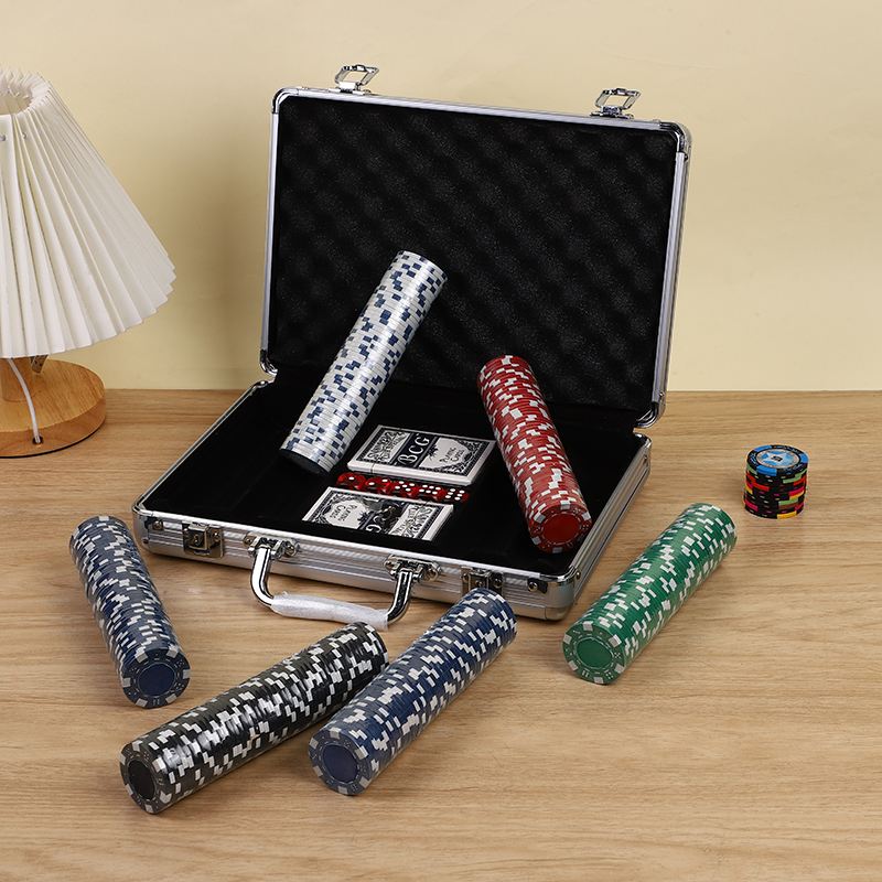 300片筹码铝箱套装德州游戏筹码扑克骰子套装休闲娱乐详情图2
