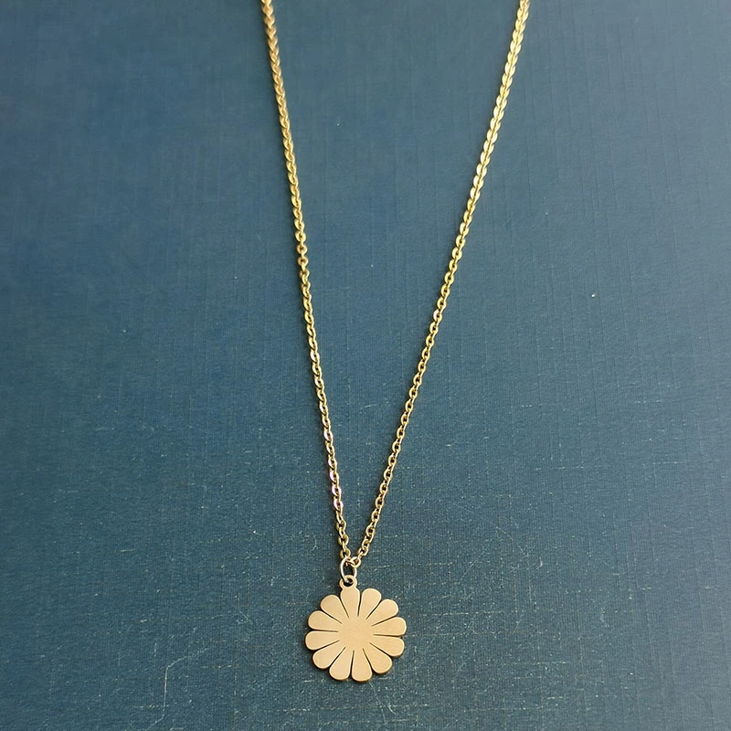 Fashionable titanium steel necklace pendants, stainless steel flat cutting trendy flower pendants, diy jewelry accessories, cross-border trade detail image 6