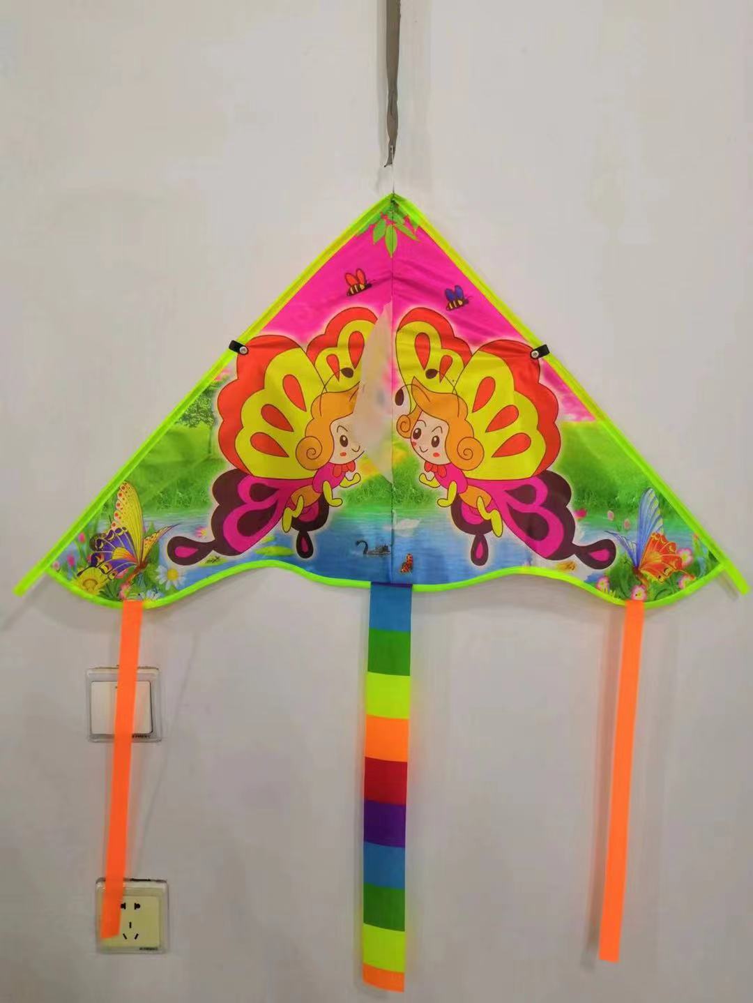 Heat transfer printed sequin small white bee kites are bright in color, easy to fly and sell well. Factory wholesale Item Picture
