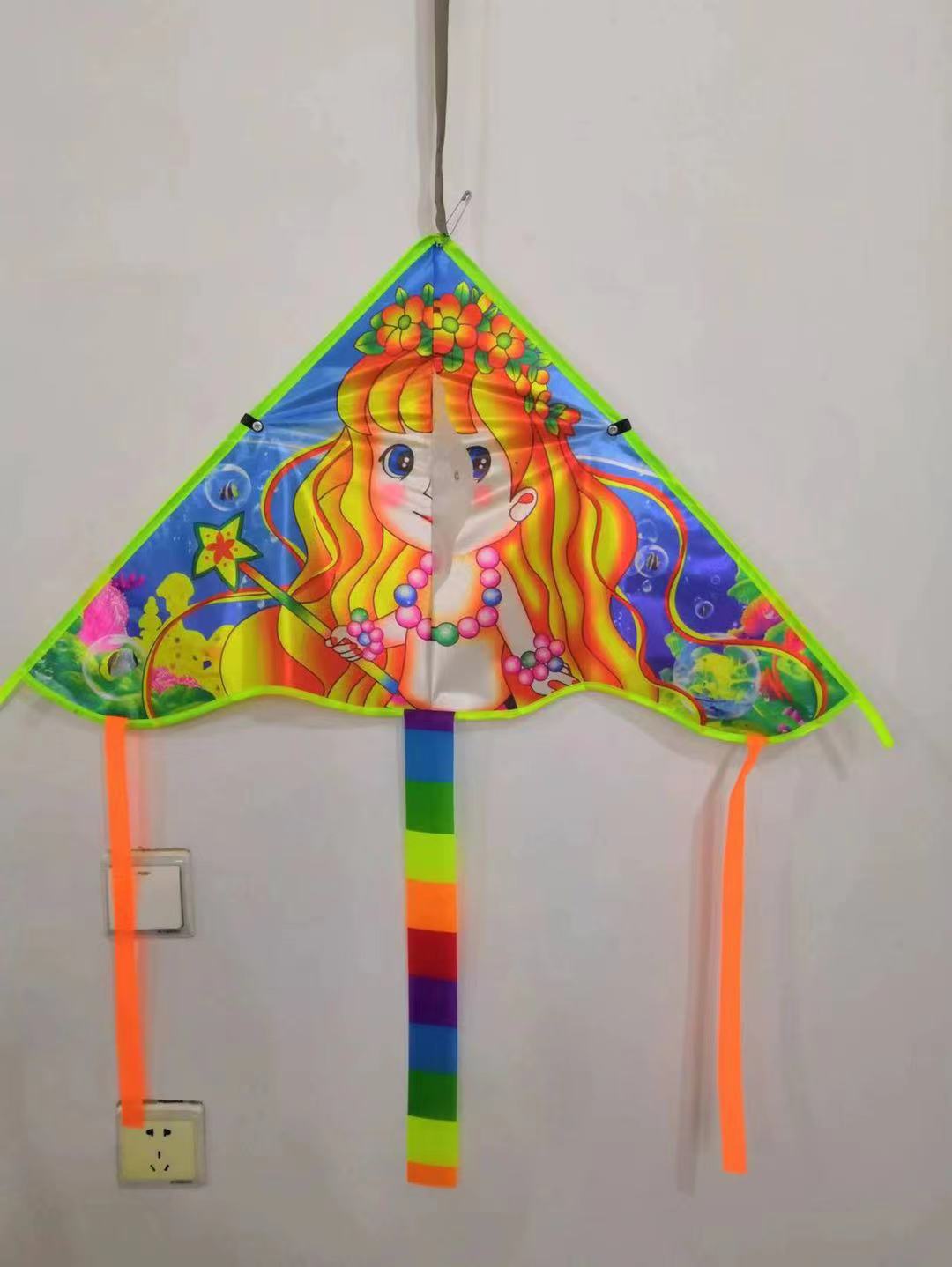 Heat transfer printed sequin little mermaid kites are bright in color, easy to fly and sell well. Factory wholesale details Picture