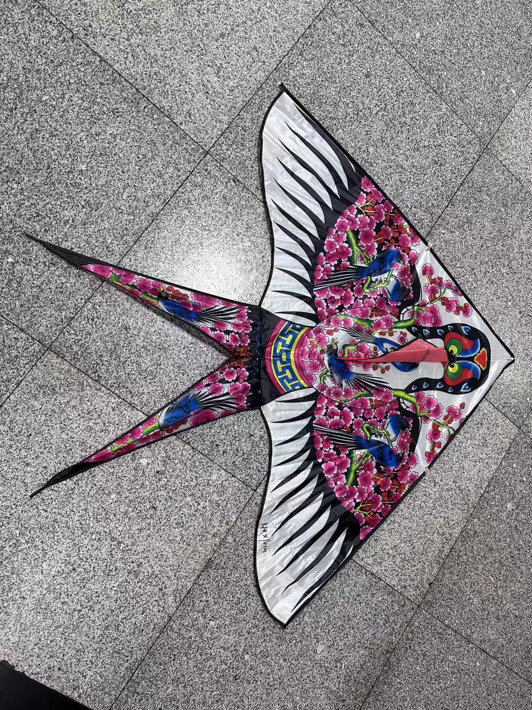 Heat transfer printed sequin traditional sand swallow kites are bright in color, easy to fly and sell well. Factory wholesale Item Picture