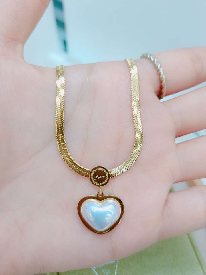 New Snake Bone Chain Shell Bead Love Necklace full figure