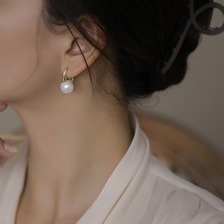 韩式复古大气赫本系列珍珠耳扣气质金属轻奢高级感耳环缘分季节