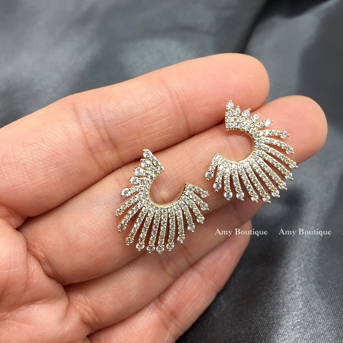 Korean-style fashionable and elegant, exquisite feather and wing micro-inlaid, light luxury and high-end craftsmanship earrings, stud earrings, and butterfly jewelry Item Picture