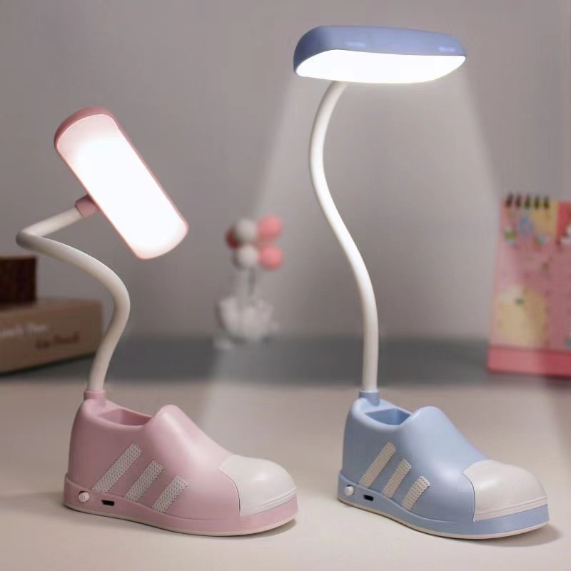 LED pen holder desk lamp, USB charging and plug-in dual-purpose shoe model desk lamp, male and female student learning professional eye-protecting desk lamp