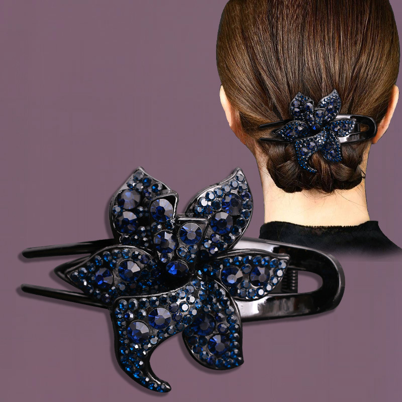 Kaka high-end large-sized hair-pulling wholesale, a popular style with a water diamond duckbill clip at the back of the head, a retro updo headwear for middle-aged and elderly people Application Scenario