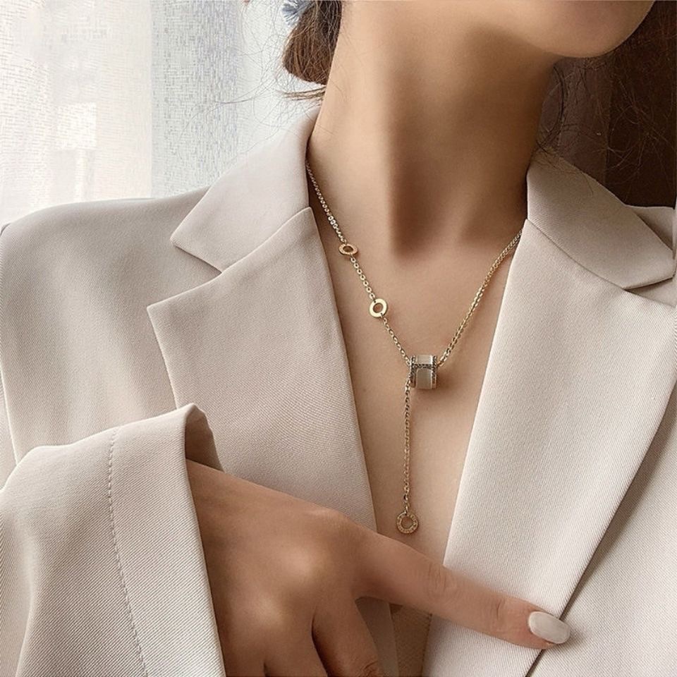 Hollowed-out four-leaf clover pendant necklace, collarbone chain, stud earrings, stainless steel seven-color chain wholesale 165 Application Scenario