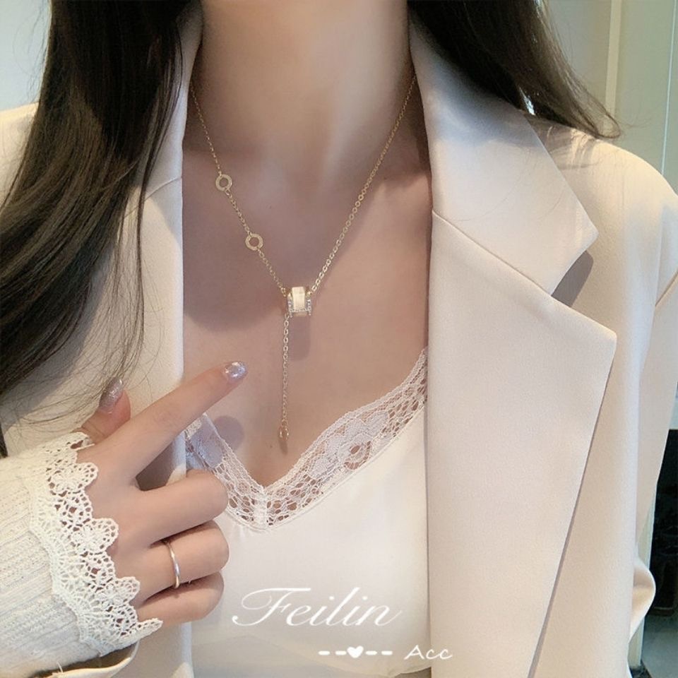Hollowed-out four-leaf clover pendant necklace, collarbone chain, stud earrings, stainless steel seven-color chain wholesale 165 Specification image