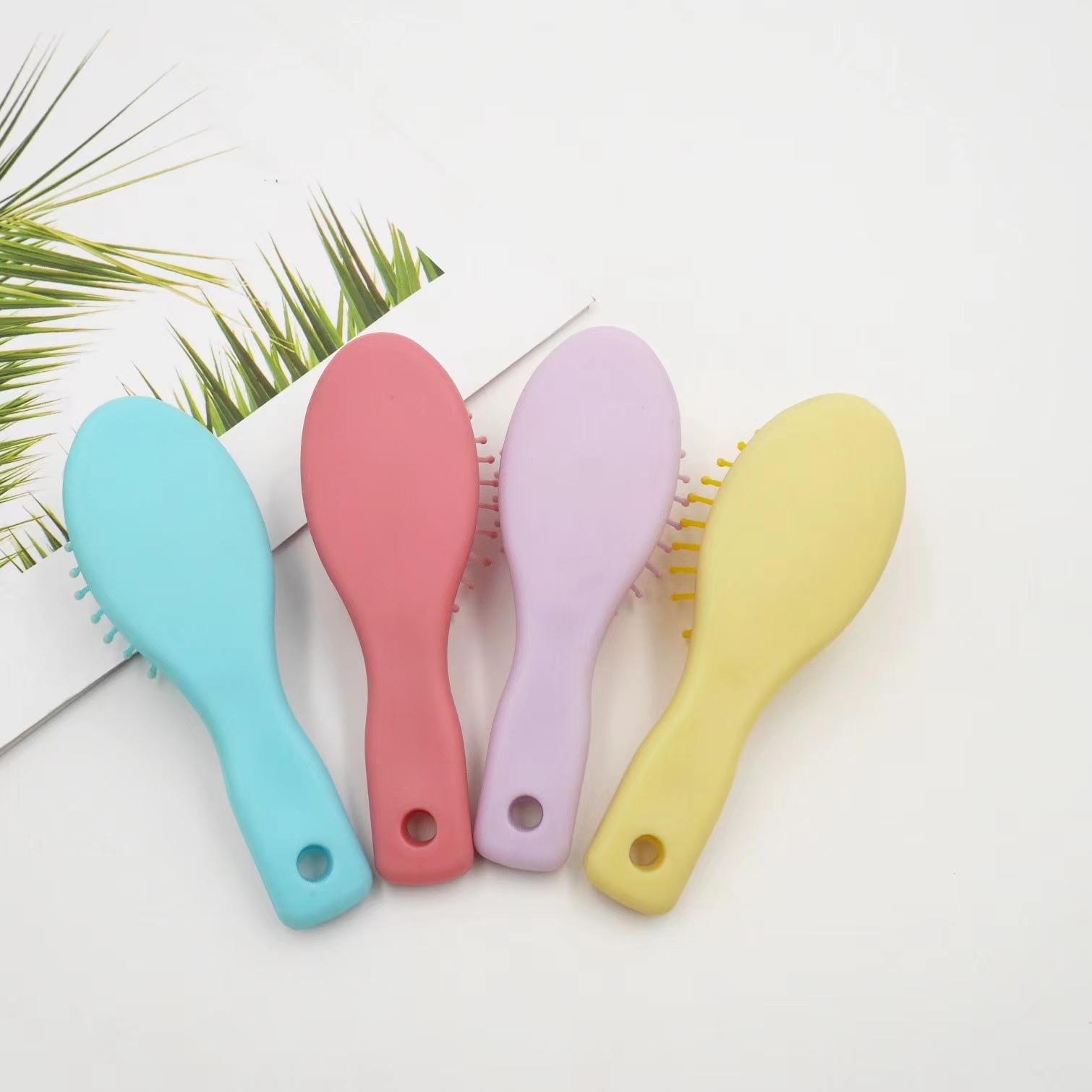 Plastic air cushion massage comb, portable mini children's massage comb, gift item, hair comb, airbag comb Item Picture