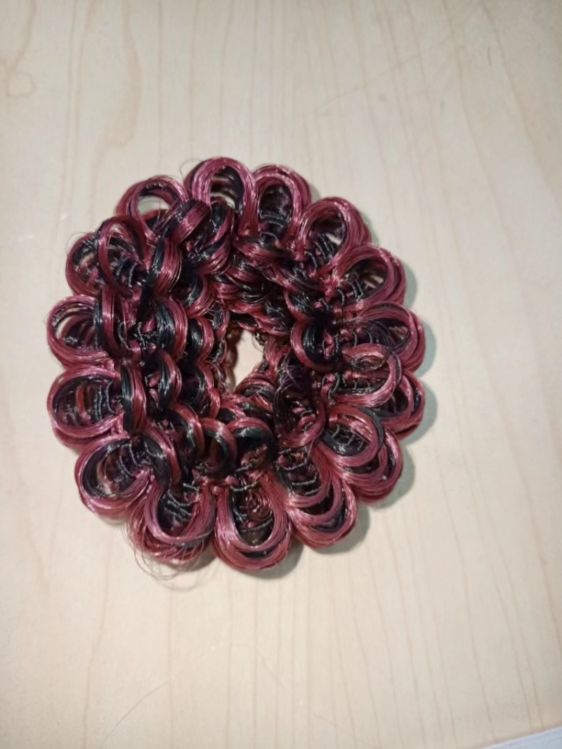 The new Korean version of the fake hair band, high-elasticity and elegant hair tie headwear, fluffy bun hairstyle, hair tie and knitted Application Scenario