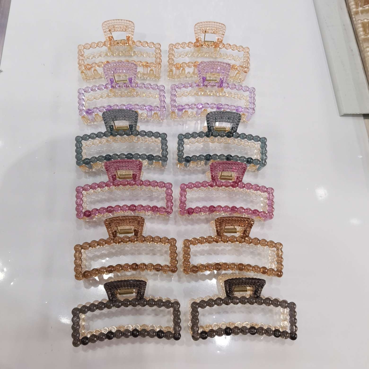 Korean style fashion classic and popular Korean style fashion rubber matte transparent two-color jelly cross square semi-circular moon rice grain pearl hair clip come for a bath Application Scenario
