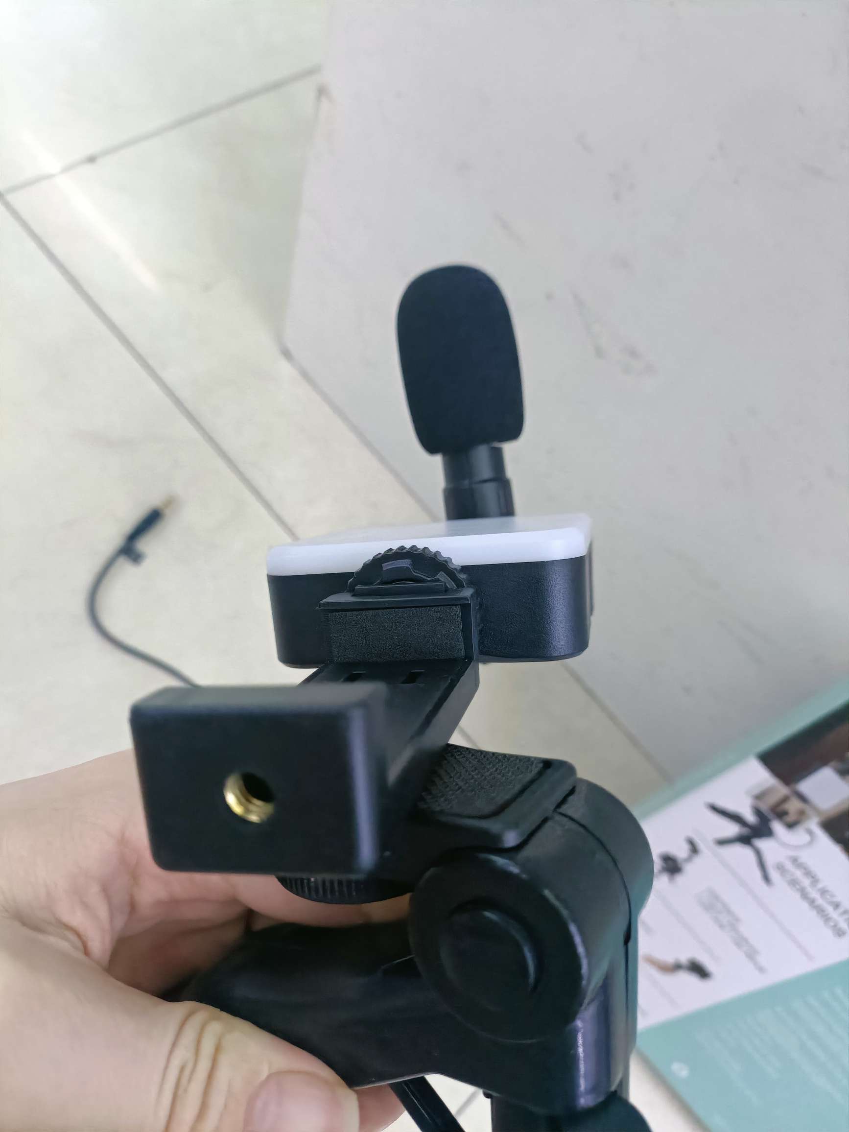 便携三脚架直播套装 补光灯麦克风支架LED电池款 直播摄影方形会议灯口袋补光灯 手持摄影灯 桌面无线直播灯手机补光灯详情图8