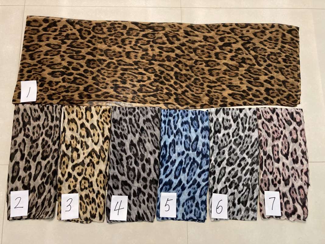 Venta directa de fábrica al por mayor 2023 paris hilado estampado bufanda en stock disponible detail image 9