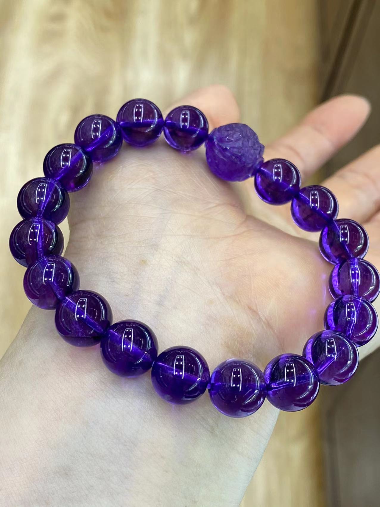 紫水晶百财手链，珠子直径10毫米搭配雕刻百财12毫米珠